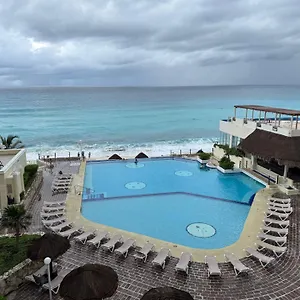 Plaza Sea View Апартаменты Канкун